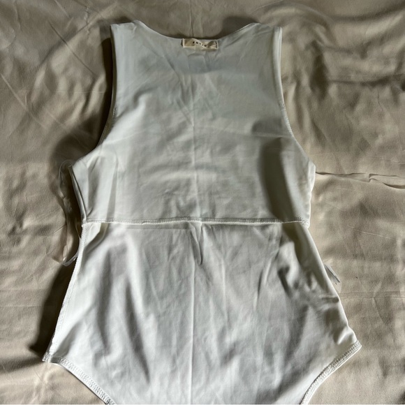 NWOT Entro White Cream Sleeveless Bodysuit Size Small - Picture 9 of 10